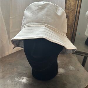Lululemon Athletica both ways bucket hat White /gray Bucket Hat